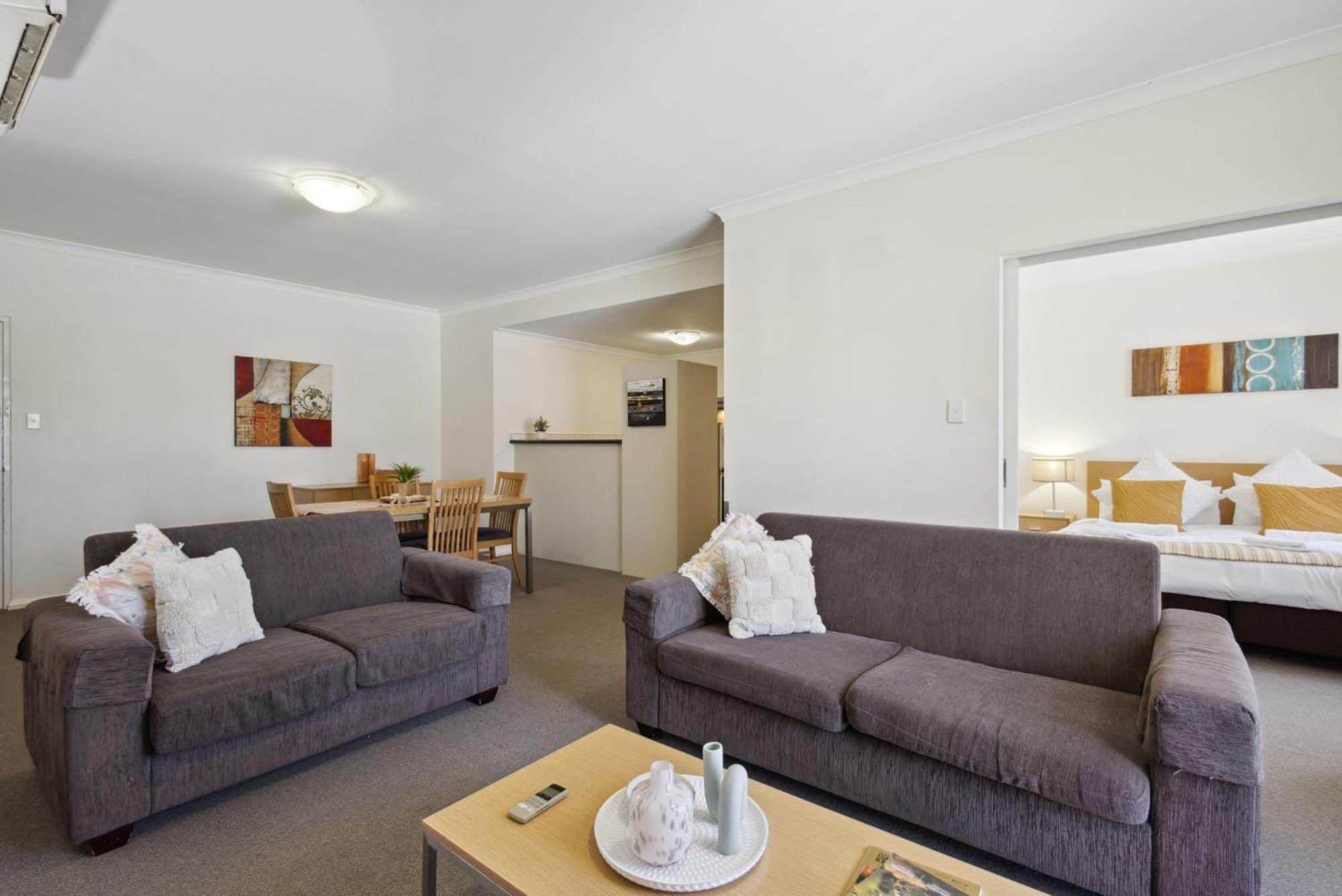 Spacious Apt In Northbridge With Pool Apartamento Perth Exterior foto